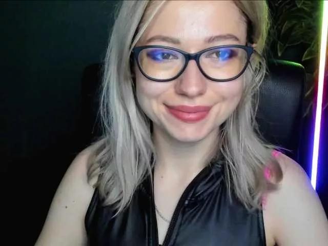 xxHeidiLove on BongaCams 