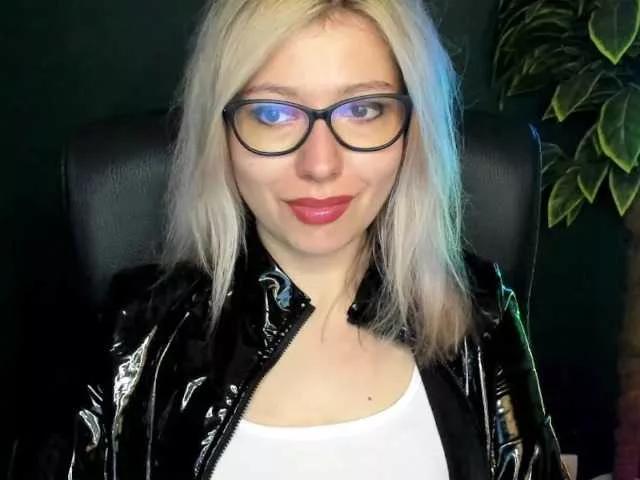 xxHeidiLove on BongaCams 