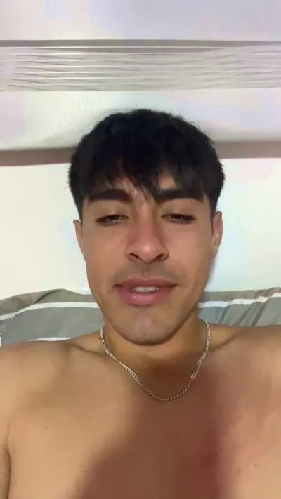 angxlz22 — Freechat on Cam4