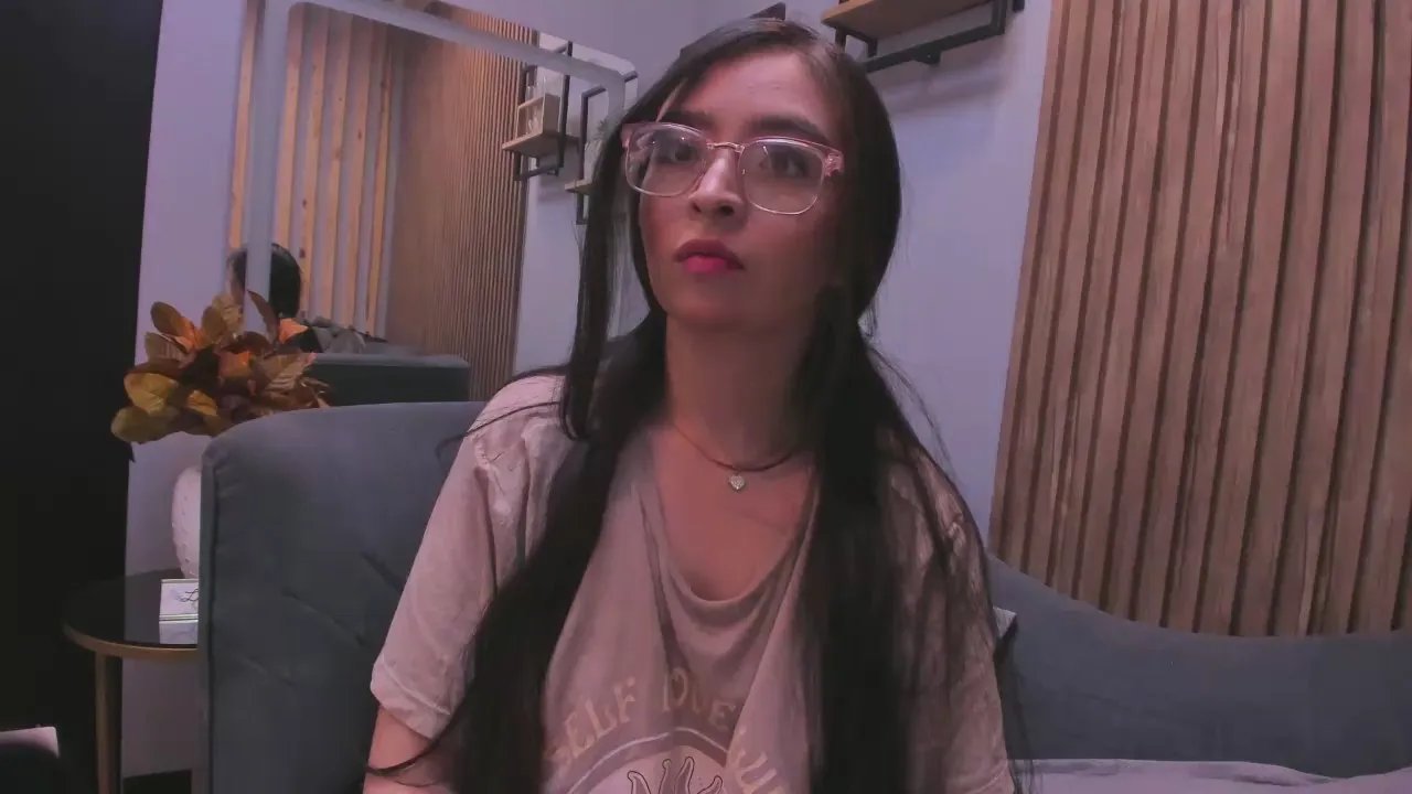 Offline Eva_Macalliter on Cam4