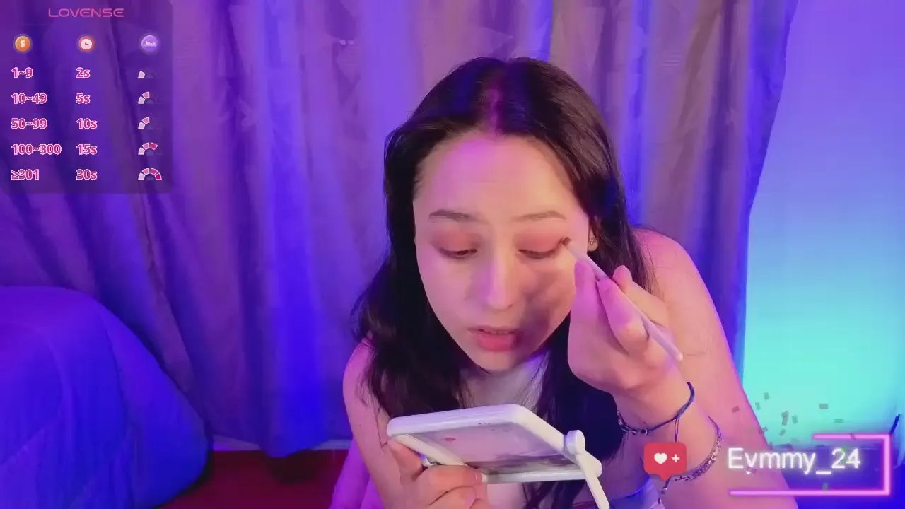 Eymmy_24 on Cam4