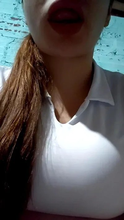 Mariana_Loving — #amateur #feet #cute #pee #squirt #C2C #schoolgirl