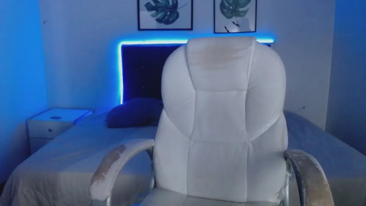 mia_collens_ on Cam4