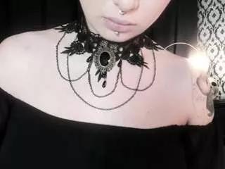 adeelinee on CamSoda 