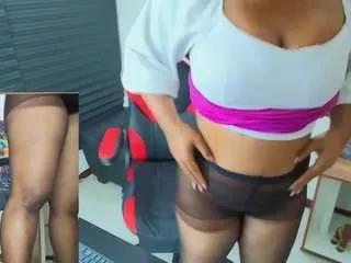 ambar-rose1 on CamSoda