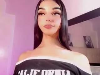 aranza-love on CamSoda 