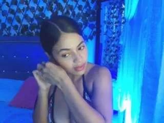 ariadnabrow on CamSoda 
