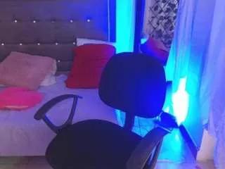 ariadnabrow on CamSoda 