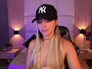 bella1207 on CamSoda 