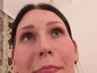 bonnie-whitee on CamSoda 