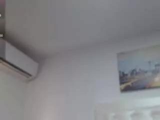 cocoqueenn on CamSoda 