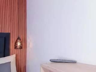 danna-dangerous on CamSoda 