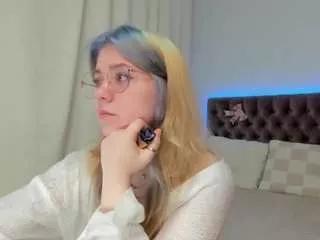 ellamayers on CamSoda 