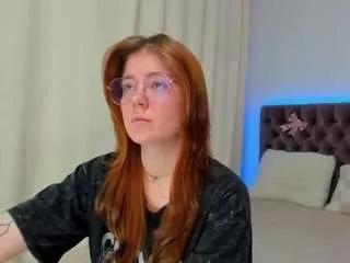 ellamayers on CamSoda 
