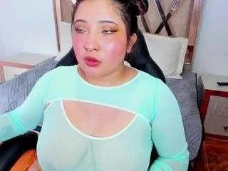 emma-monserratt on CamSoda 
