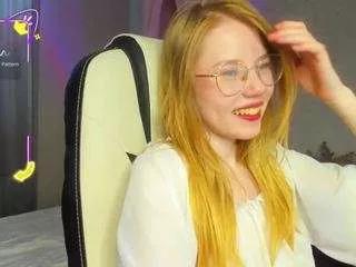 esme-runn on CamSoda 