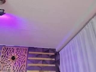 hanny-milf on CamSoda 