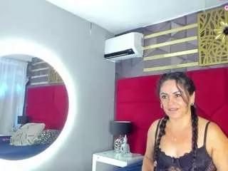 hanny-milf on CamSoda 