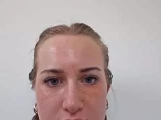 hannylouisa on CamSoda 
