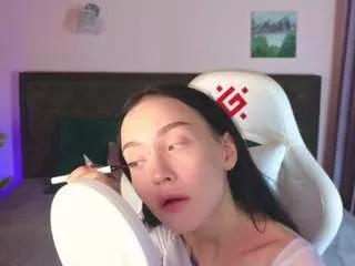 holly-berryy on CamSoda 