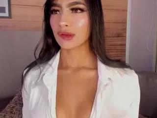 izzywild on CamSoda 