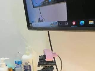 janna-rousse3 on CamSoda 