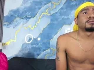 kylieandjhonny on CamSoda