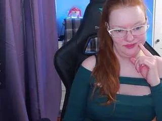 ladyinari on CamSoda