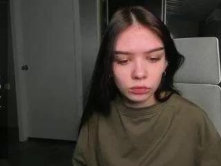 laylashineee on CamSoda 
