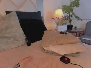 miiaa-garcia on CamSoda 
