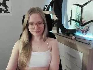 nancystar on CamSoda 