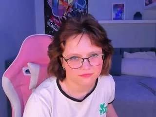 nina-luna on CamSoda 