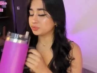 queen-liana on CamSoda 