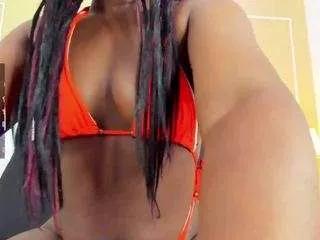 roommyy on CamSoda 