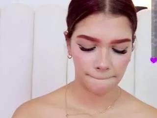 rossi-purple on CamSoda 