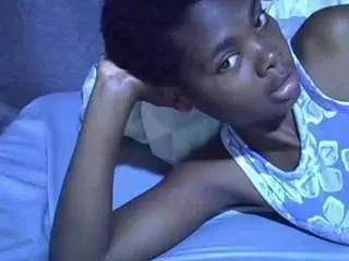 sweet-roxxy on CamSoda 