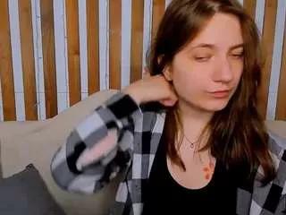 tararyan on CamSoda 