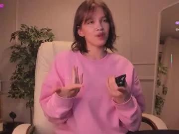 adalyn_glow on Chaturbate 