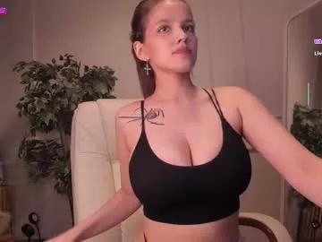 adalyn_glow on Chaturbate 