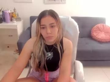 aiilyn_dss18 on Chaturbate 