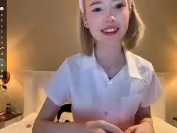 bella_gasp on Chaturbate