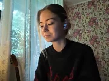 Freechat dinorahmroczkowski on Chaturbate