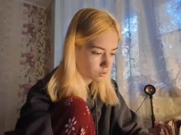 Freechat dinorahmroczkowski on Chaturbate