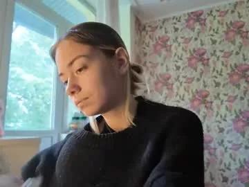 Freechat dinorahmroczkowski on Chaturbate