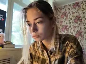 Freechat dinorahmroczkowski on Chaturbate