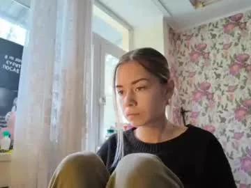 Freechat dinorahmroczkowski on Chaturbate