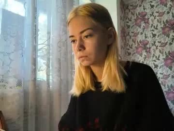 Freechat dinorahmroczkowski on Chaturbate