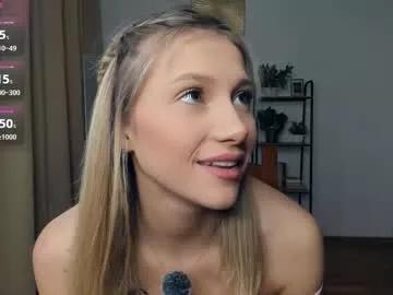 Freechat glossybabe_ on Chaturbate