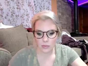holly_bourbon on Chaturbate 