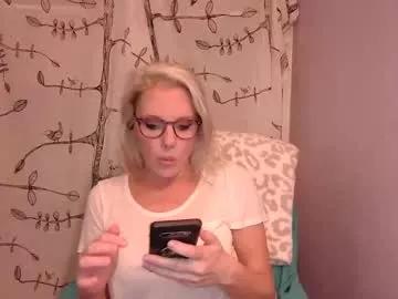 holly_bourbon on Chaturbate 